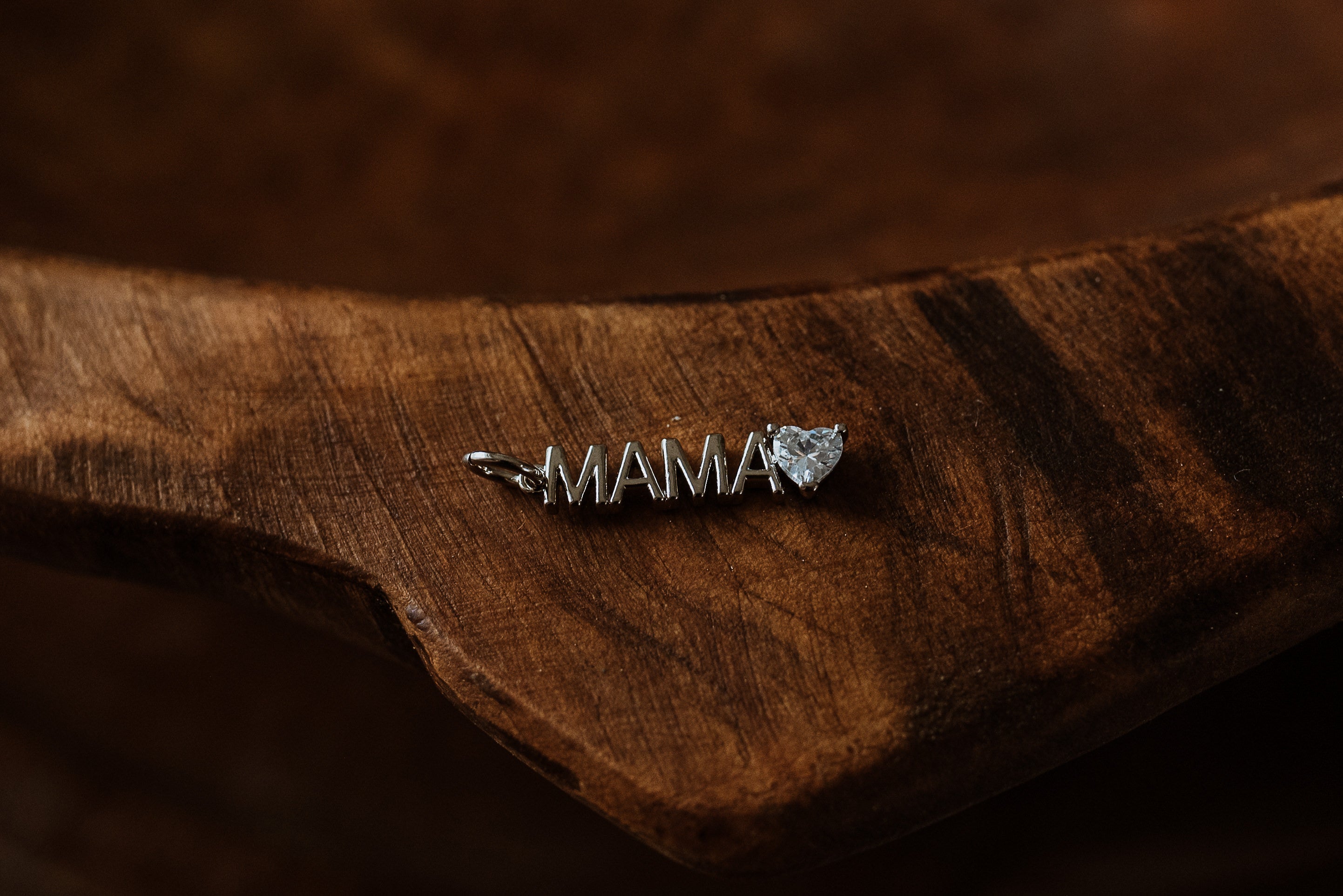 Gold Charm - Mama Script
