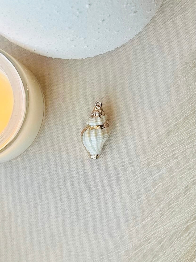 Gold Charm - Seashell